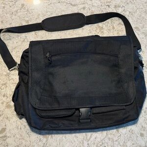 MESSENGER BAG~3 LARGE POCKETS~PENCIL/PEN HOLDER~BUSINESS CARDS POCKET~NICE~BR​